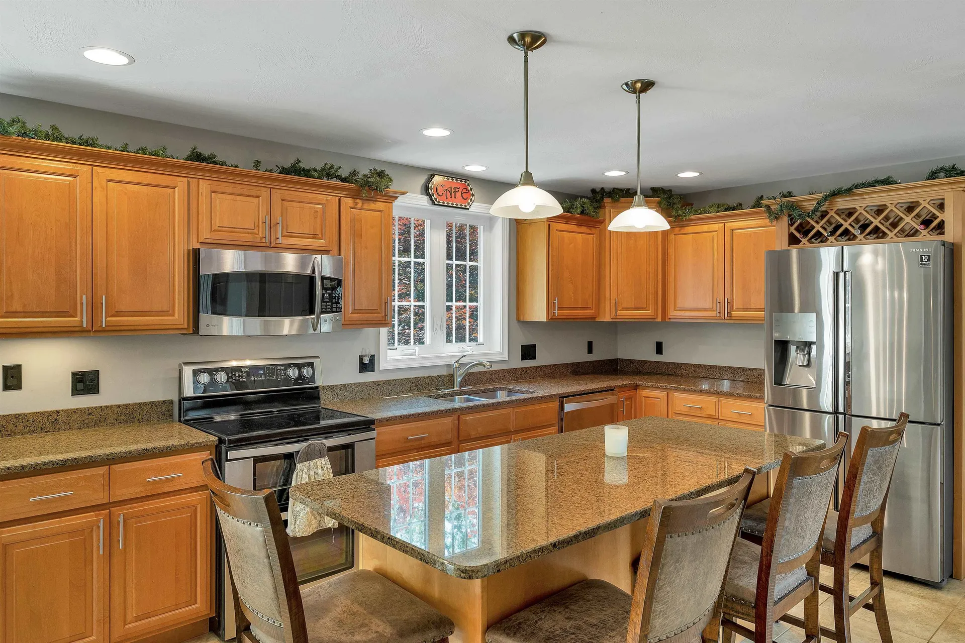 13 Abington Drive Londonderry NH 03053