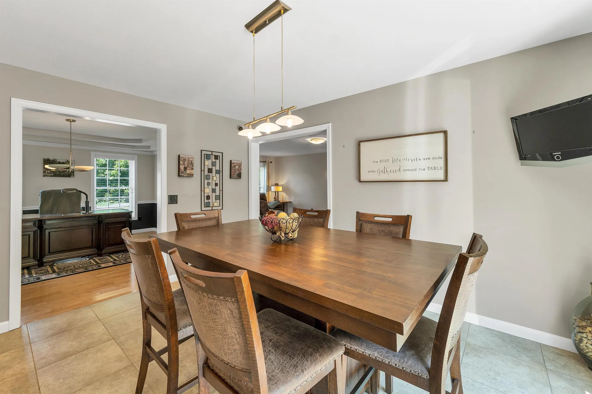 13 Abington Drive Londonderry NH 03053