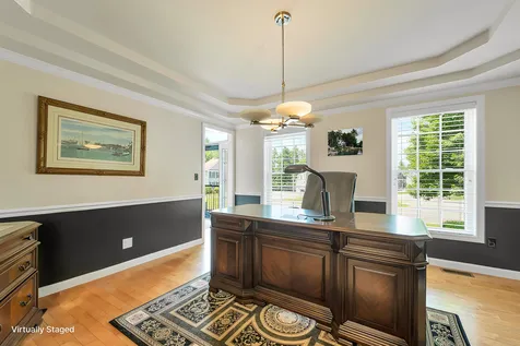 13 Abington Drive Londonderry NH 03053