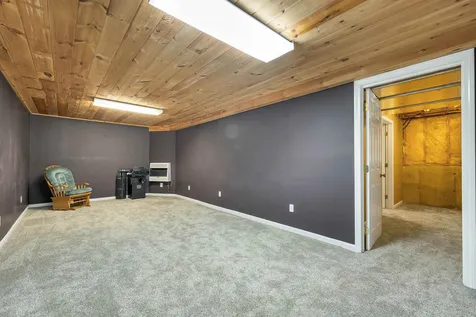 13 Abington Drive Londonderry NH 03053