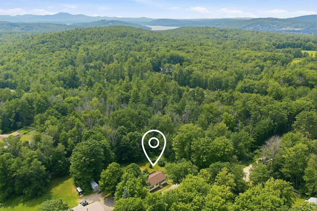 39 Old Center Harbor Road Meredith NH 03253