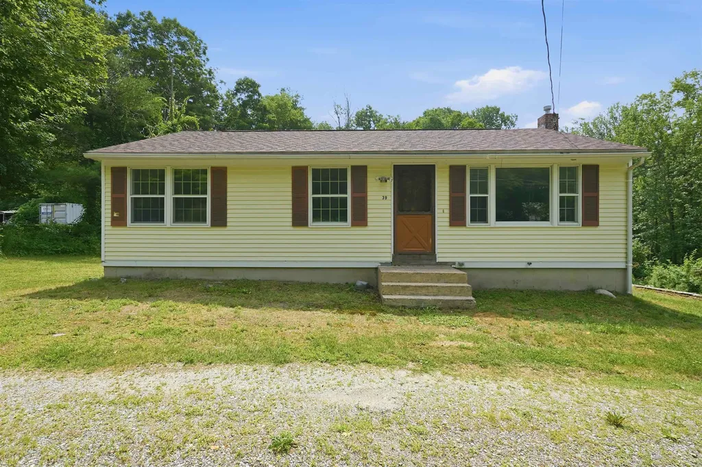 39 Old Center Harbor Road Meredith NH 03253