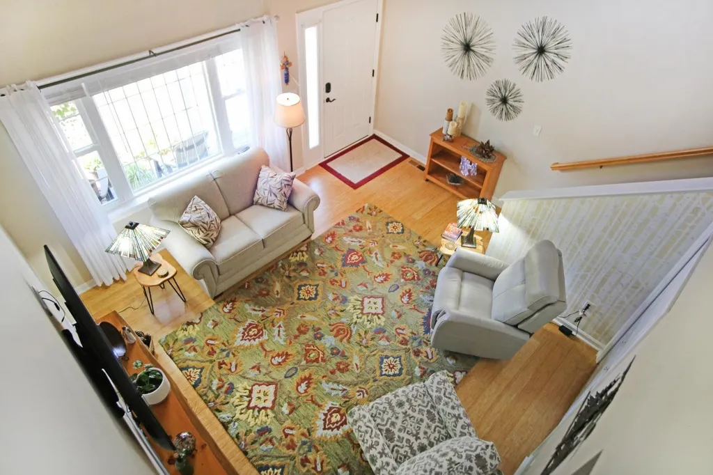 8 Royal Lane Raymond NH 03077