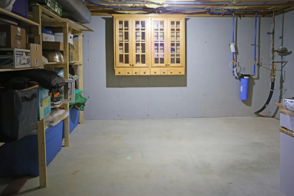 8 Royal Lane Raymond NH 03077