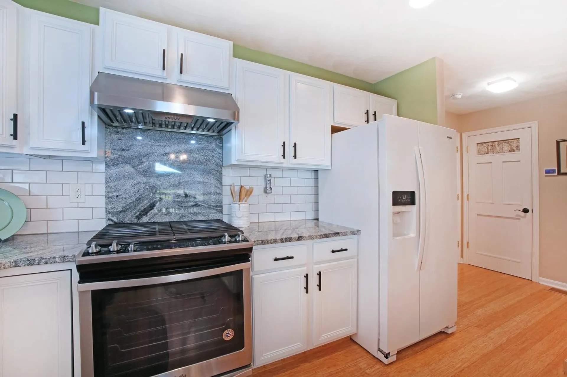 8 Royal Lane Raymond NH 03077
