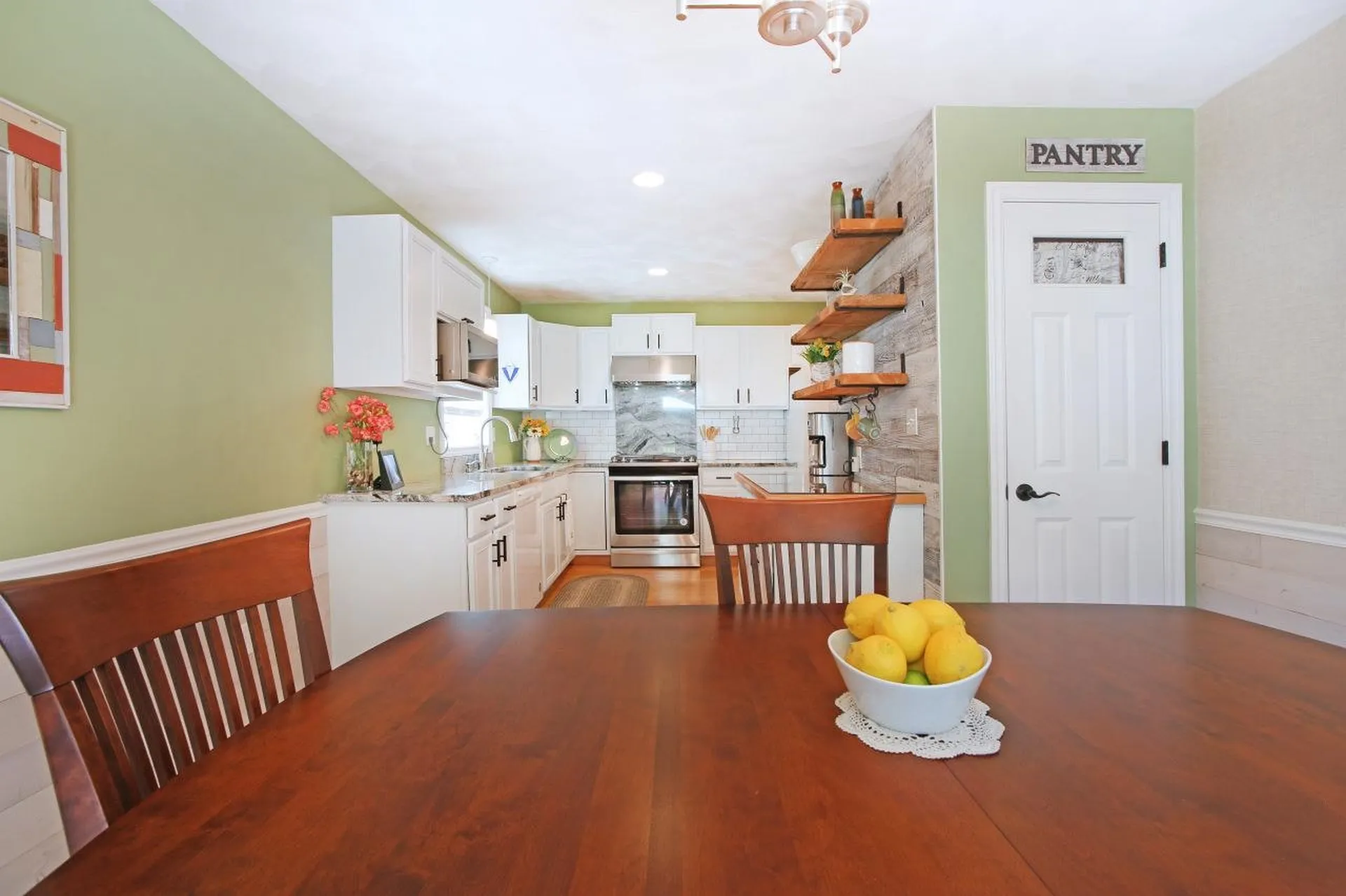 8 Royal Lane Raymond NH 03077