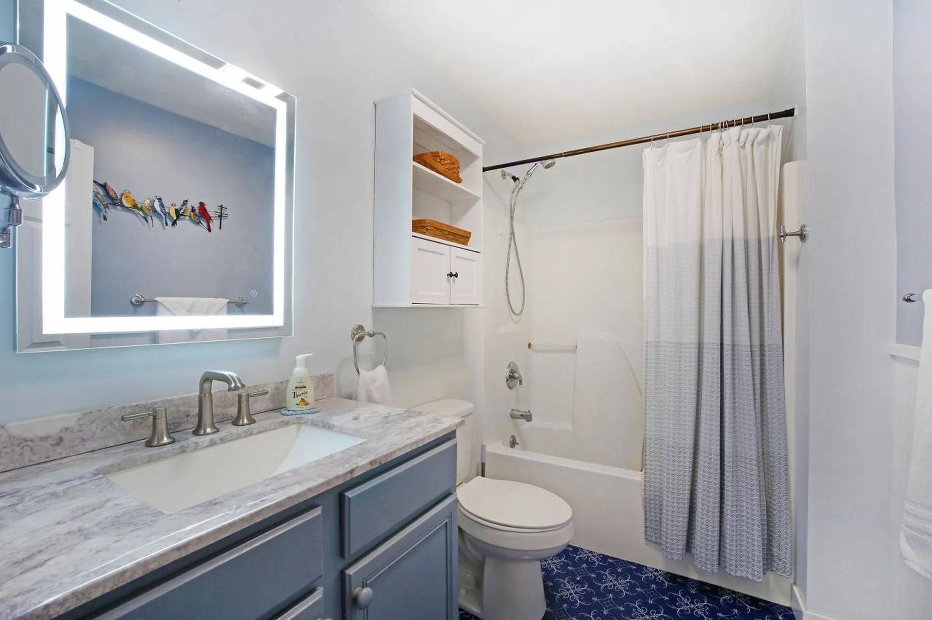 8 Royal Lane Raymond NH 03077