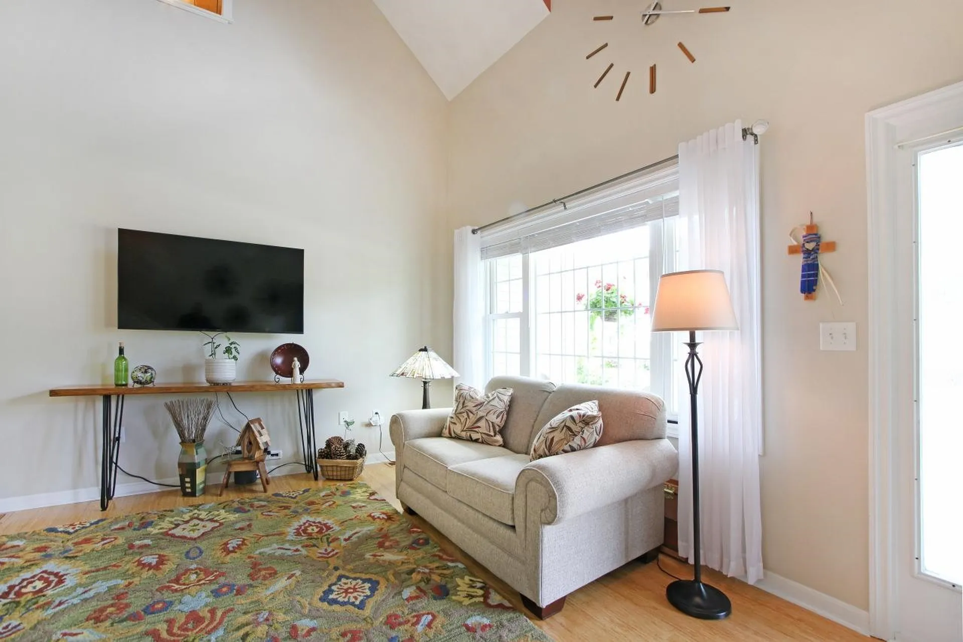 8 Royal Lane Raymond NH 03077