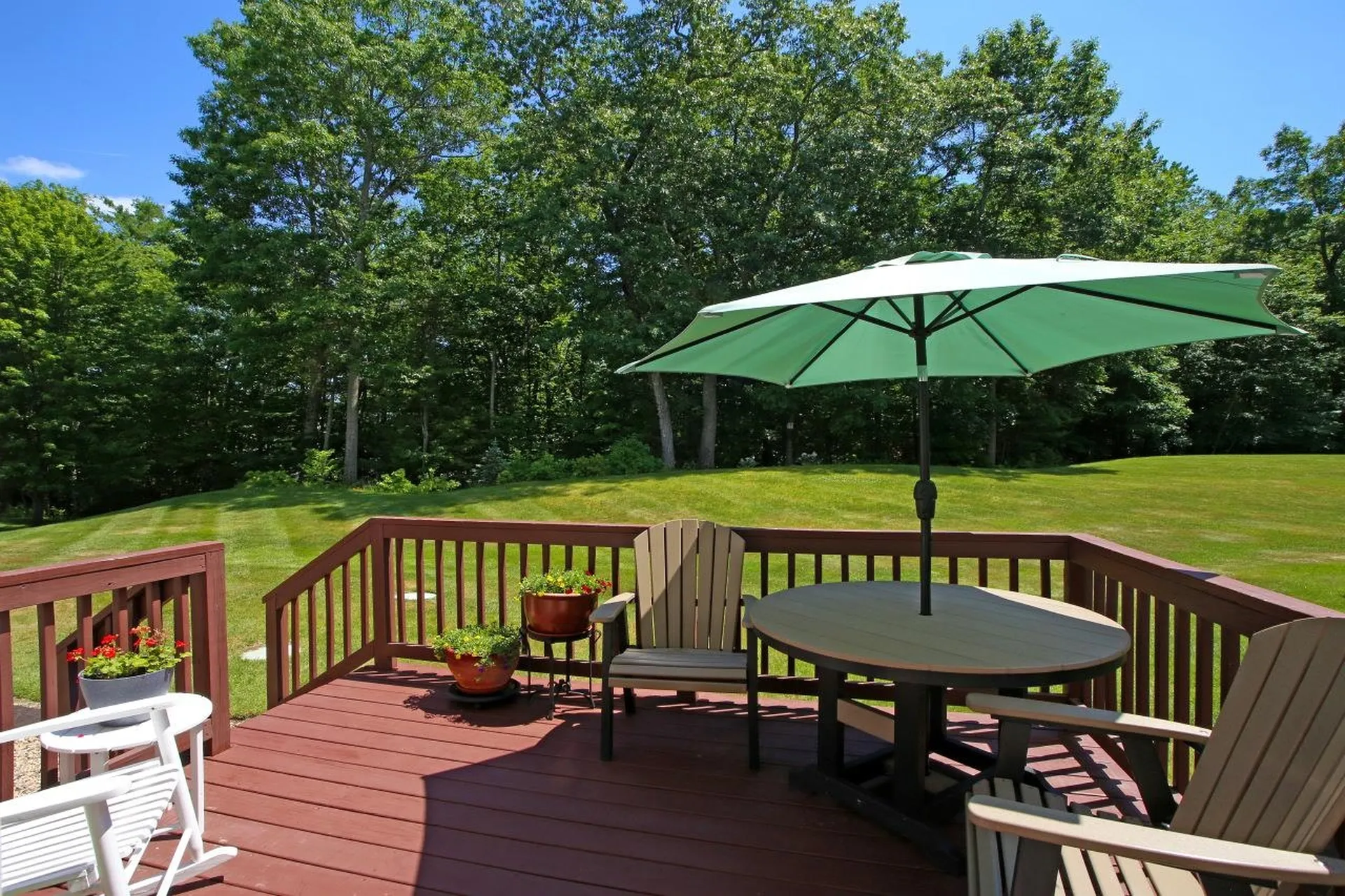 8 Royal Lane Raymond NH 03077
