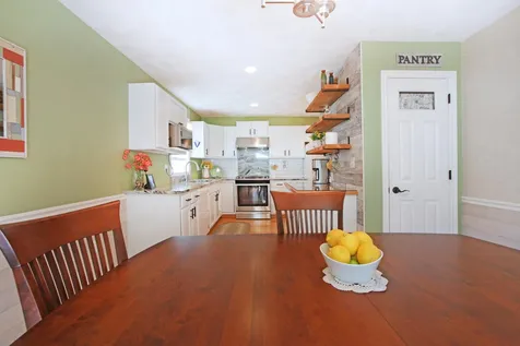 8 Royal Lane Raymond NH 03077