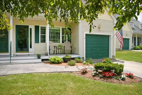 8 Royal Lane Raymond NH 03077