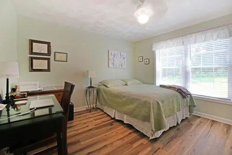 8 Royal Lane Raymond NH 03077