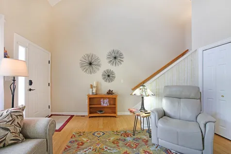 8 Royal Lane Raymond NH 03077