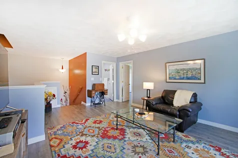 8 Royal Lane Raymond NH 03077