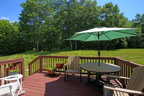 8 Royal Lane Raymond NH 03077