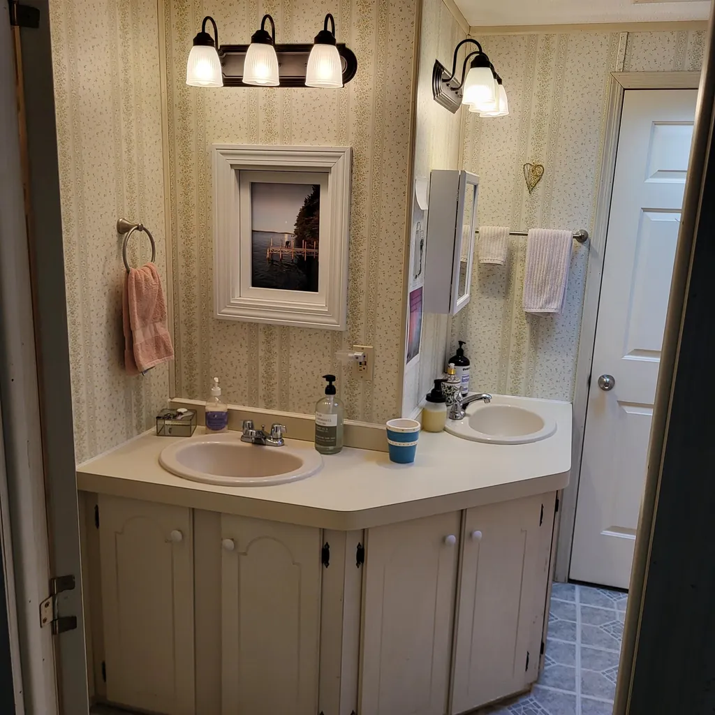 3 Bayberry Lane Wolfeboro NH 03894-4802