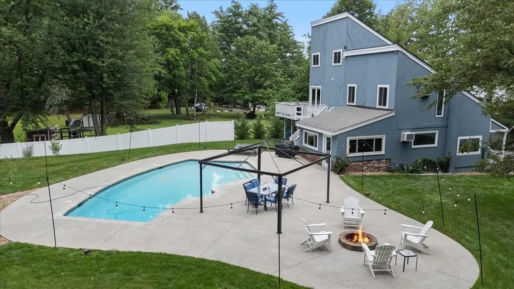 37 Pike Street Nashua NH 03060