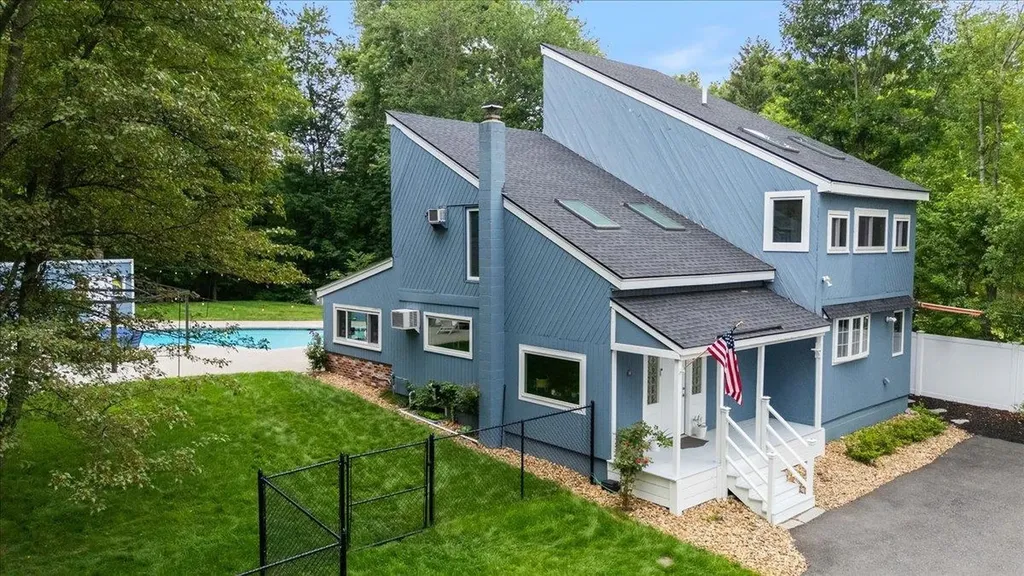 37 Pike Street Nashua NH 03060