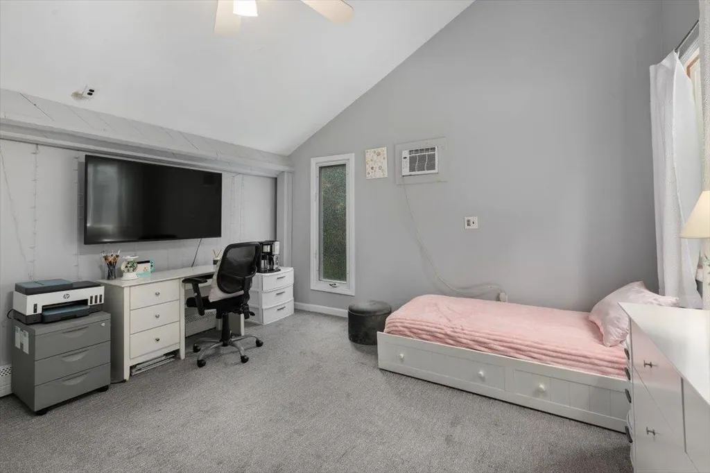 37 Pike Street Nashua NH 03060