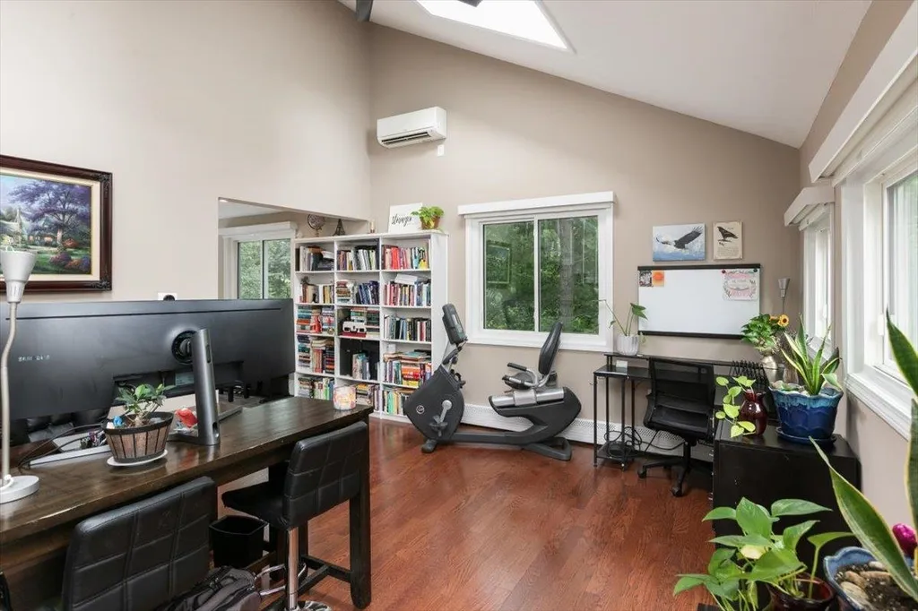 37 Pike Street Nashua NH 03060