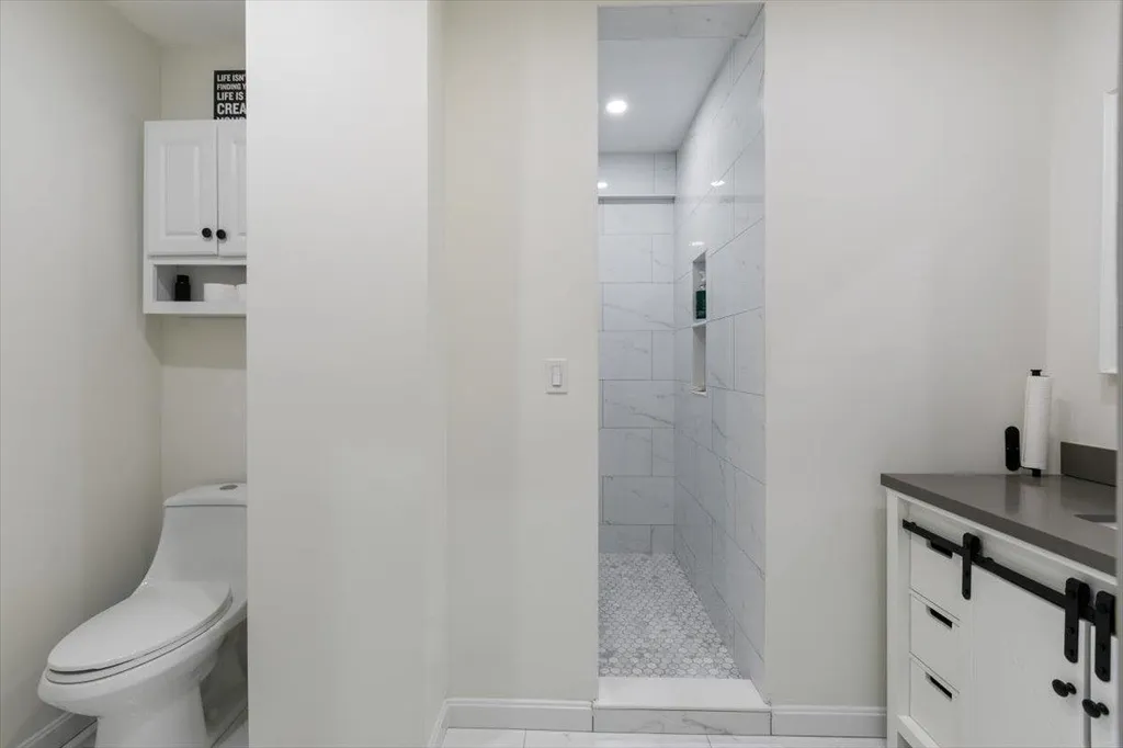37 Pike Street Nashua NH 03060