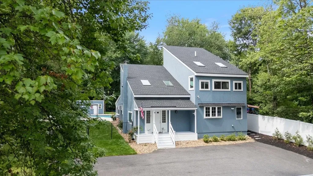 37 Pike Street Nashua NH 03060
