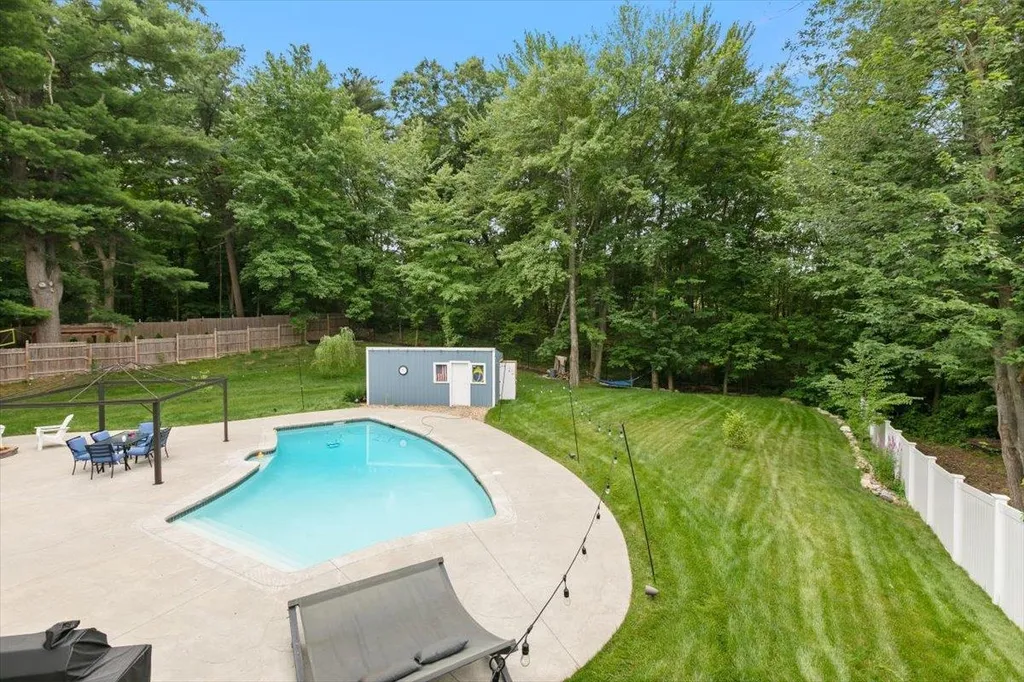 37 Pike Street Nashua NH 03060