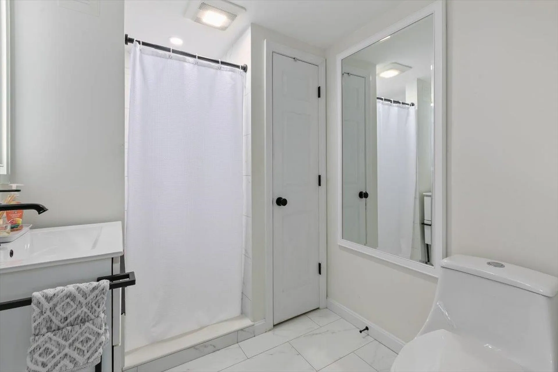 37 Pike Street Nashua NH 03060