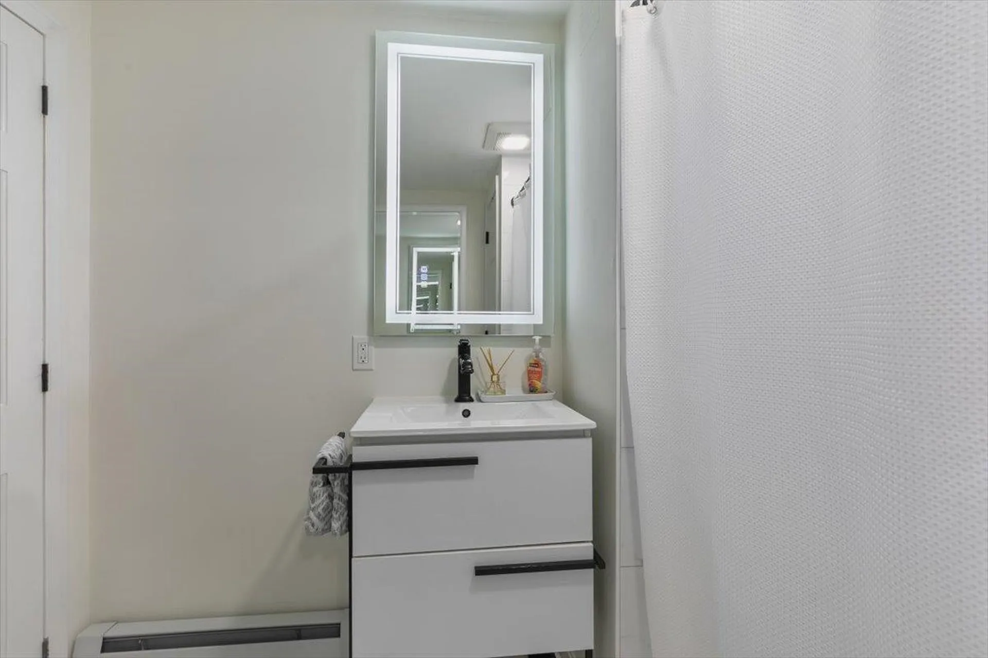 37 Pike Street Nashua NH 03060