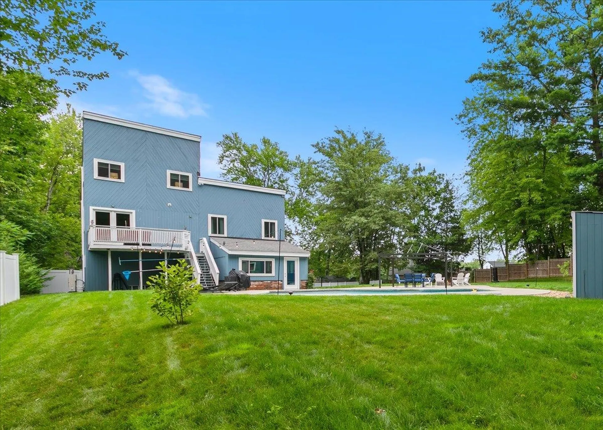37 Pike Street Nashua NH 03060