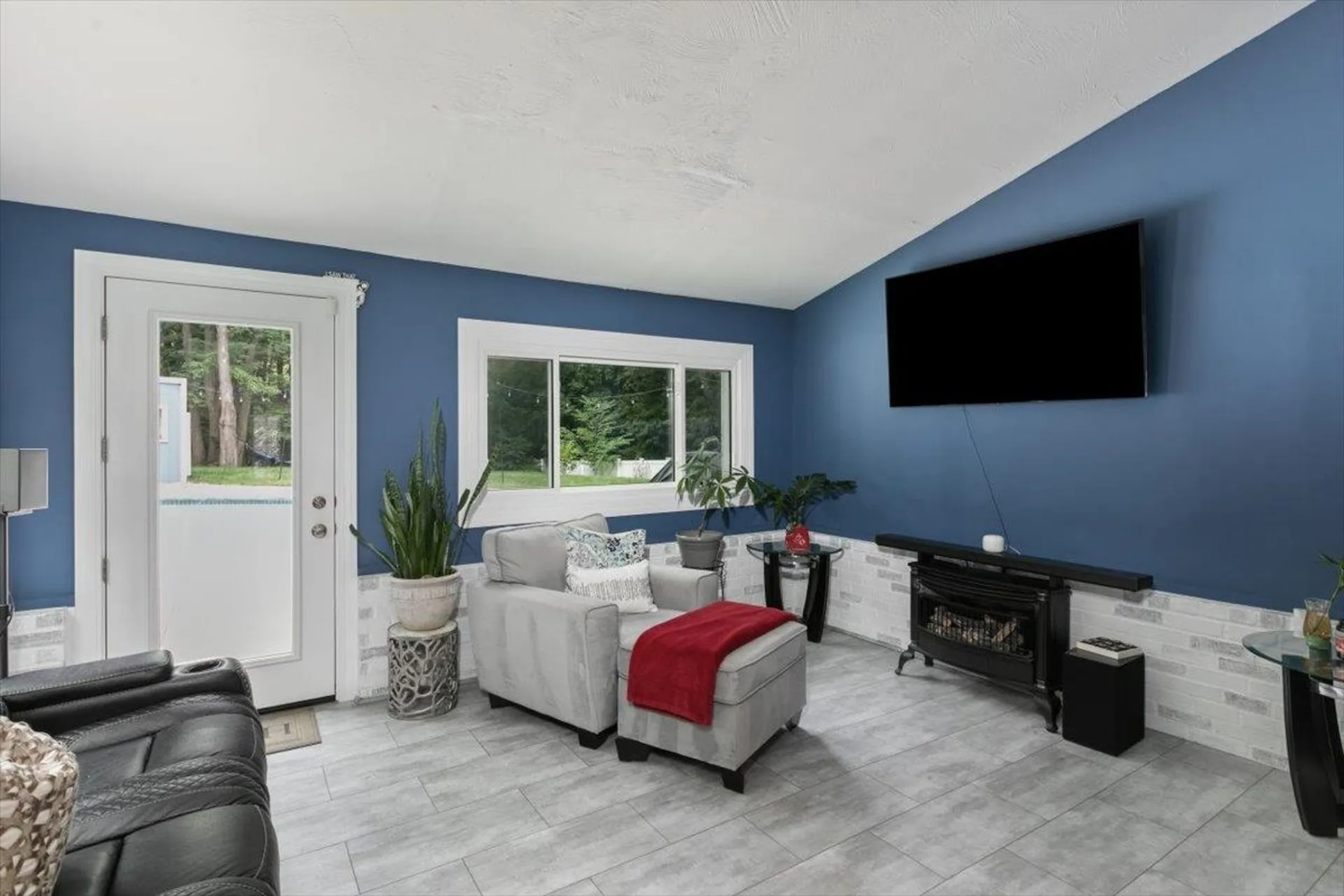 37 Pike Street Nashua NH 03060