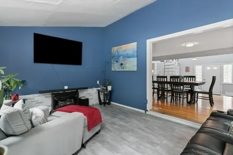 37 Pike Street Nashua NH 03060