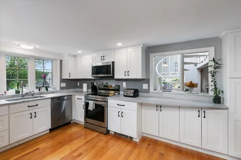 37 Pike Street Nashua NH 03060