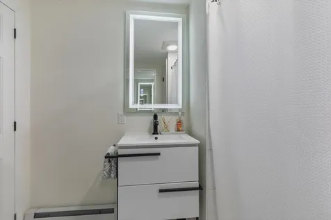37 Pike Street Nashua NH 03060