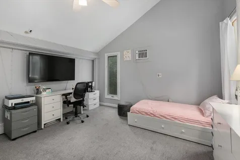 37 Pike Street Nashua NH 03060