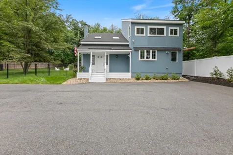 37 Pike Street Nashua NH 03060
