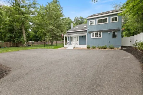 37 Pike Street Nashua NH 03060