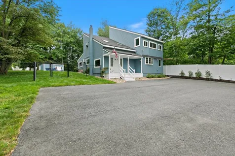 37 Pike Street Nashua NH 03060