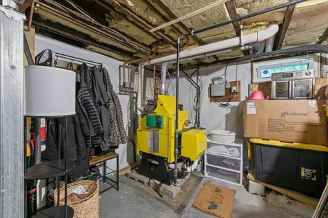 37 Pike Street Nashua NH 03060