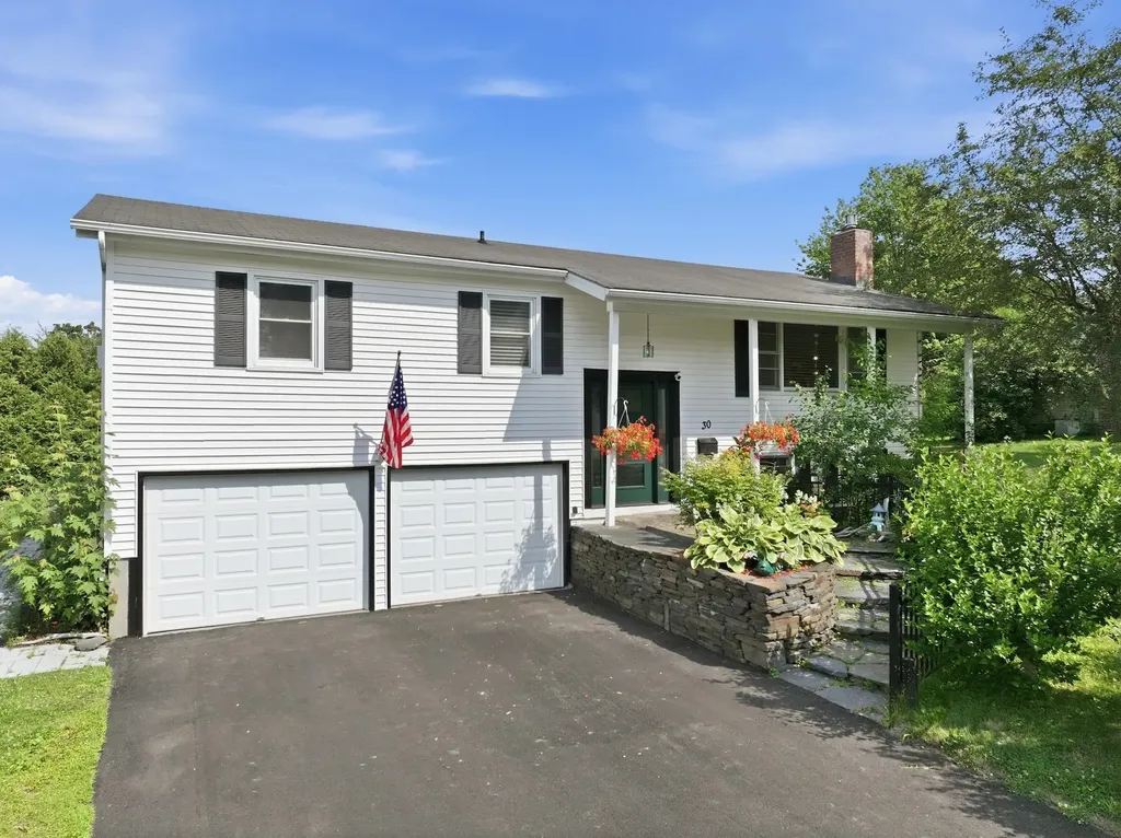 30 Drury Drive Essex Junction VT 05452