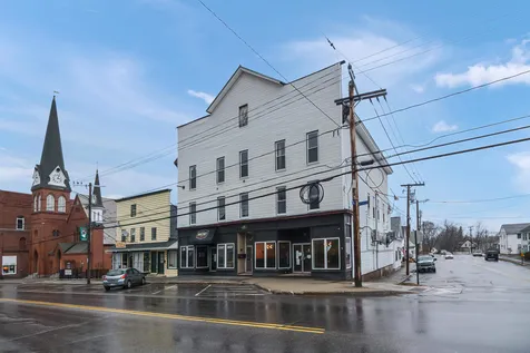 32 Main Street Pittsfield NH 03263