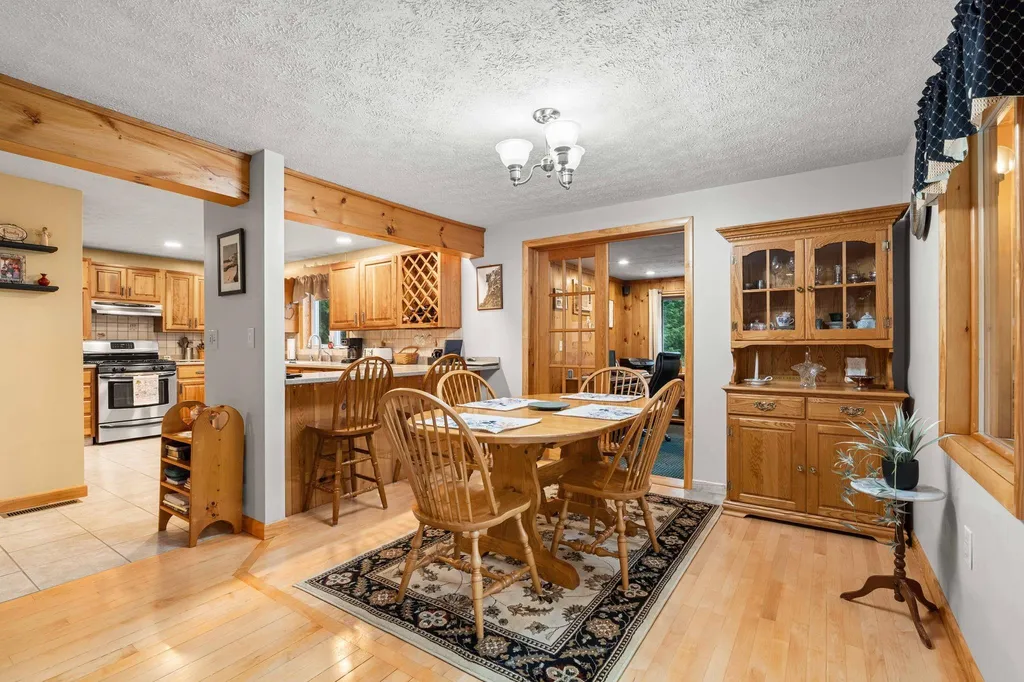 42 Thorndike Road Weare NH 03281