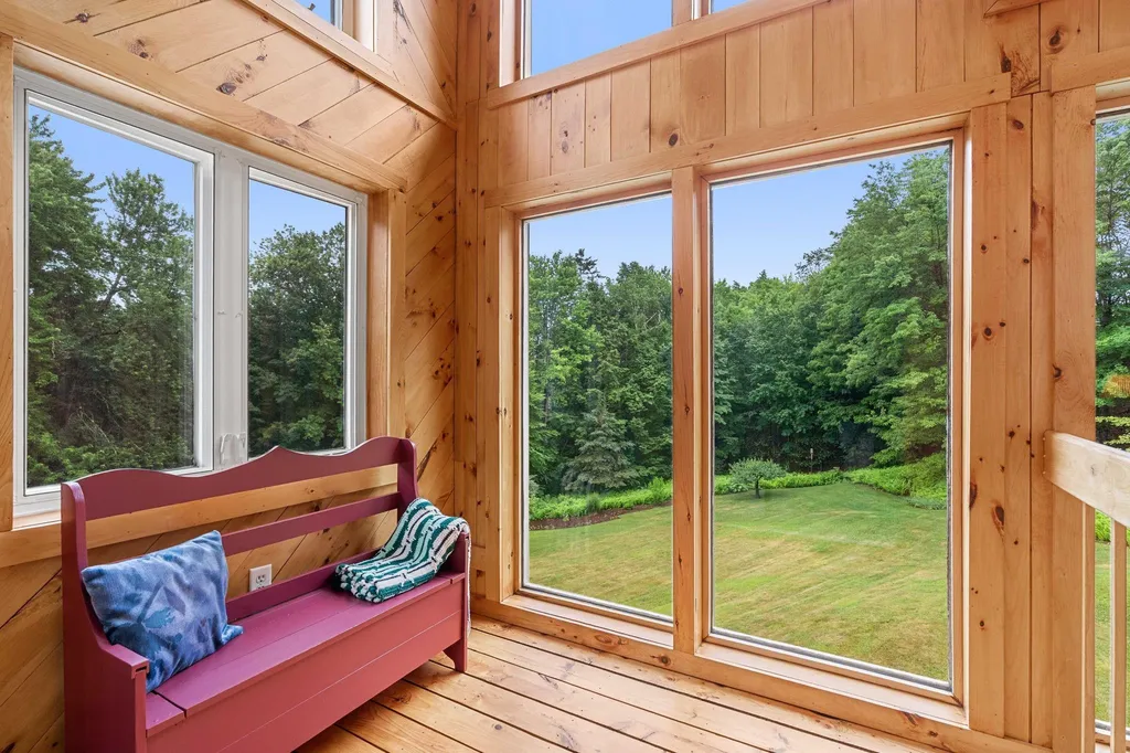 42 Thorndike Road Weare NH 03281