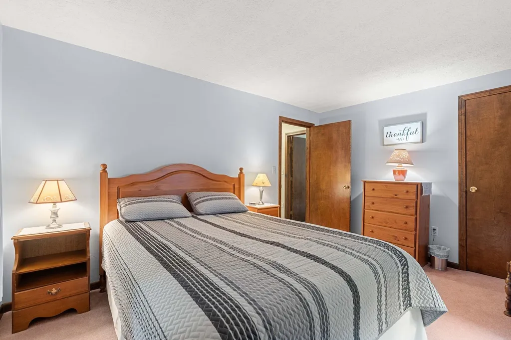 42 Thorndike Road Weare NH 03281