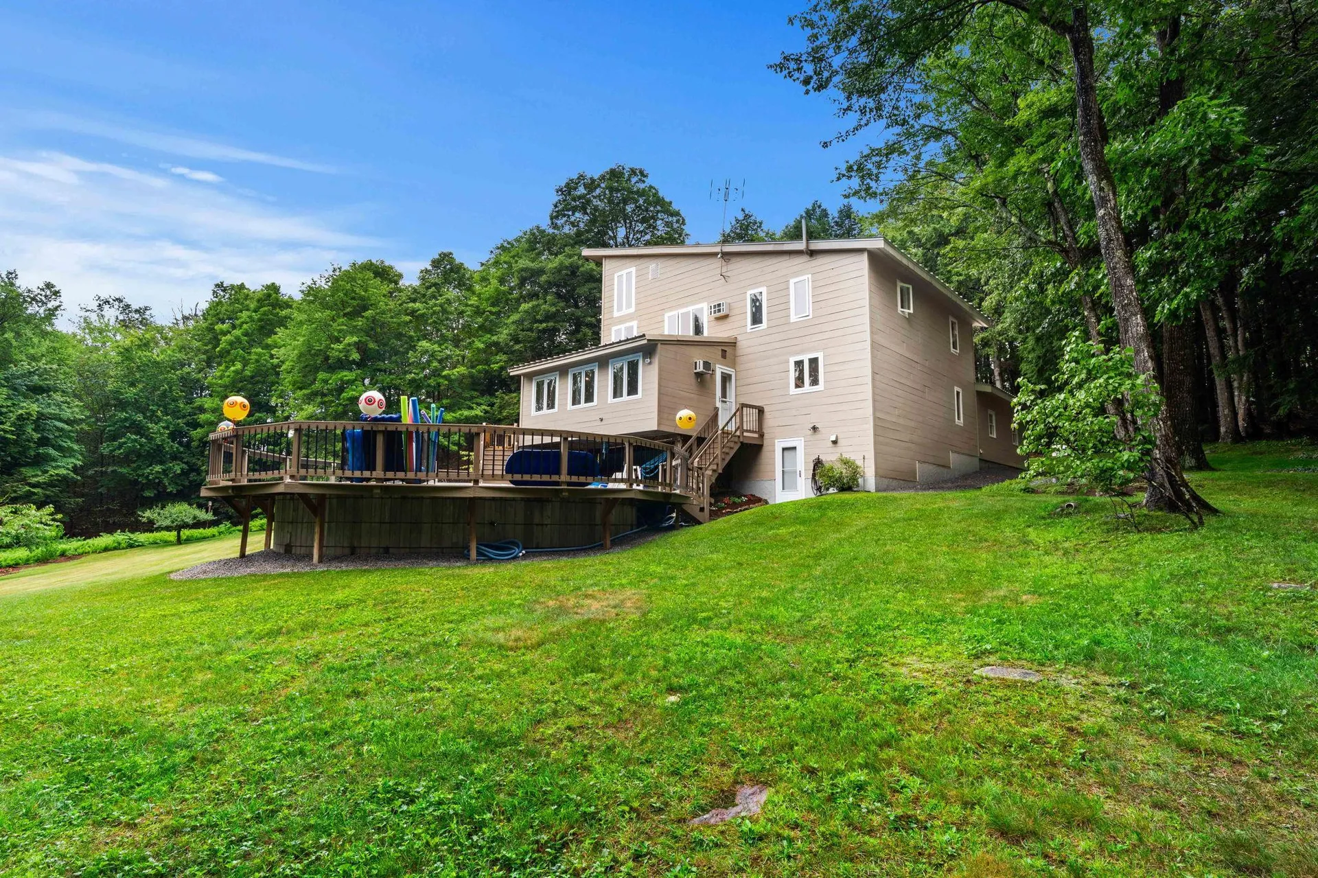 42 Thorndike Road Weare NH 03281