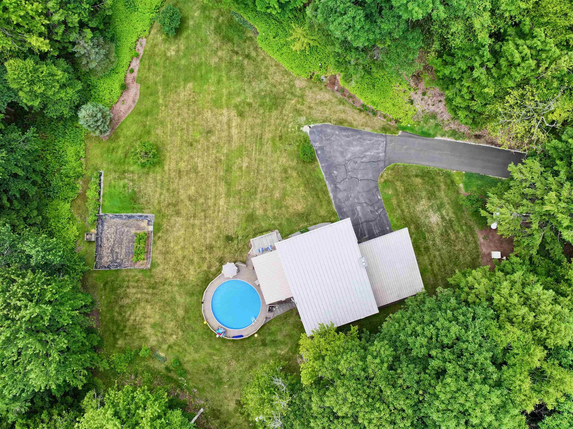42 Thorndike Road Weare NH 03281