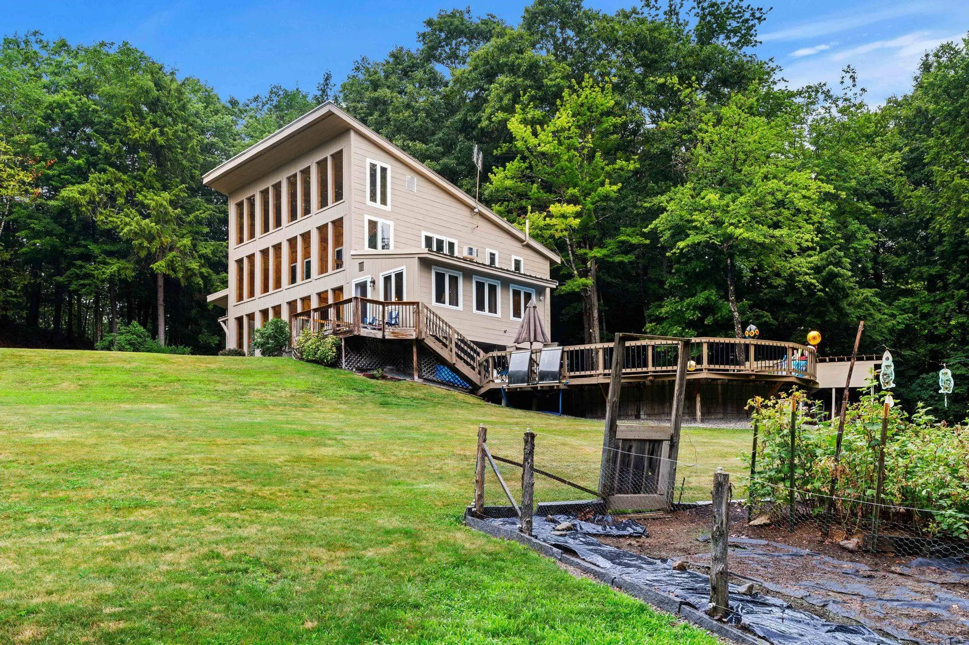 42 Thorndike Road Weare NH 03281