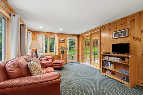 42 Thorndike Road Weare NH 03281