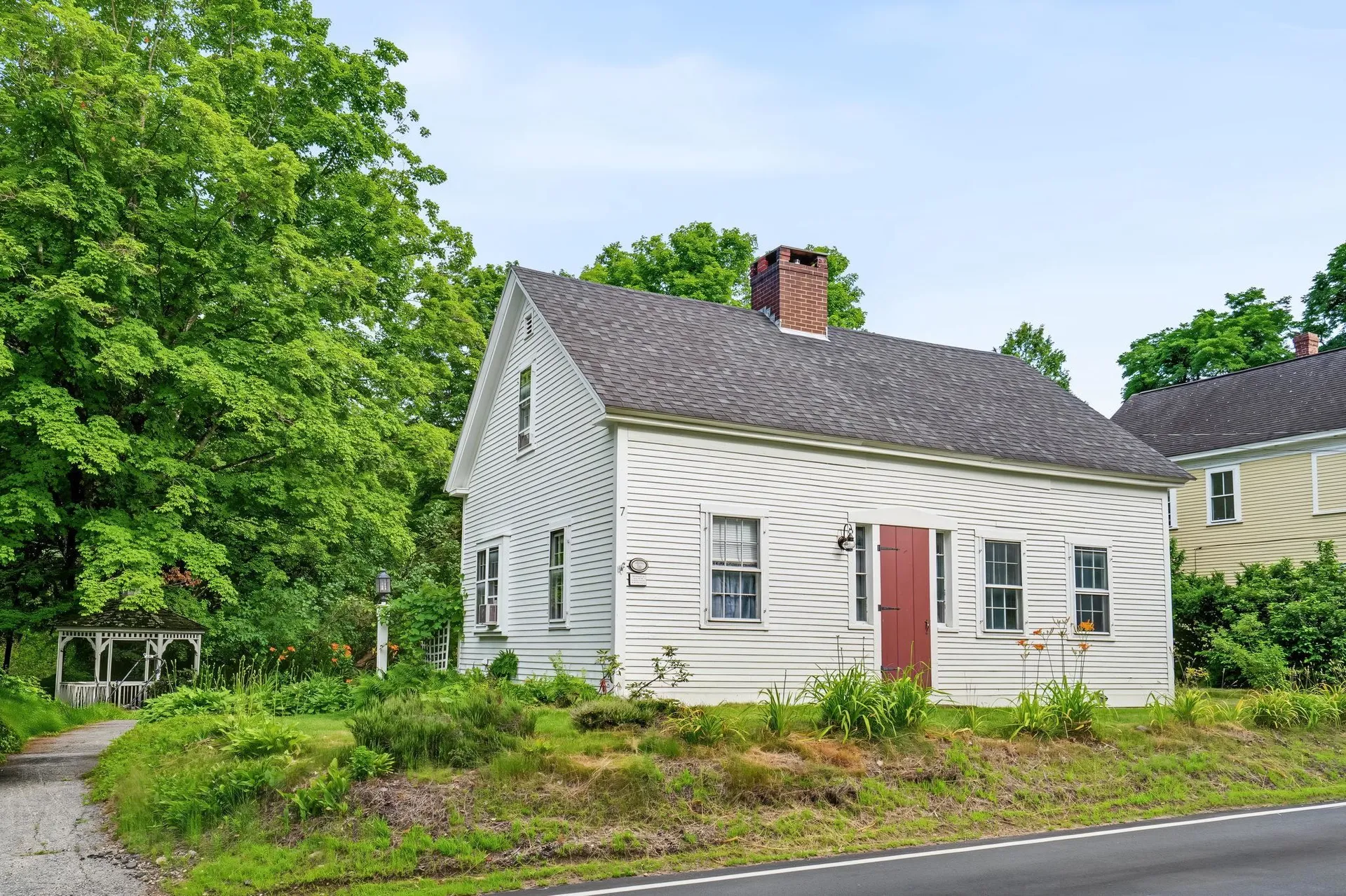 7 Bennington Road Hancock NH 03449