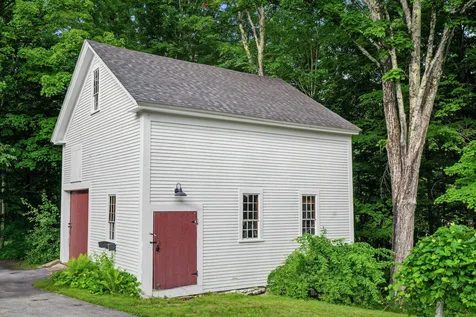 7 Bennington Road Hancock NH 03449